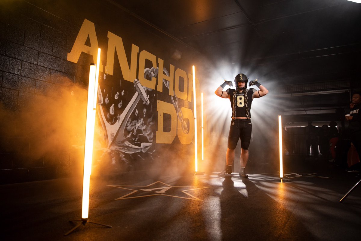 Ethanbarr32's tweet photo. Officially signed to Vanderbilt University! #Anchordown https://t.co/IAdijDsuzm