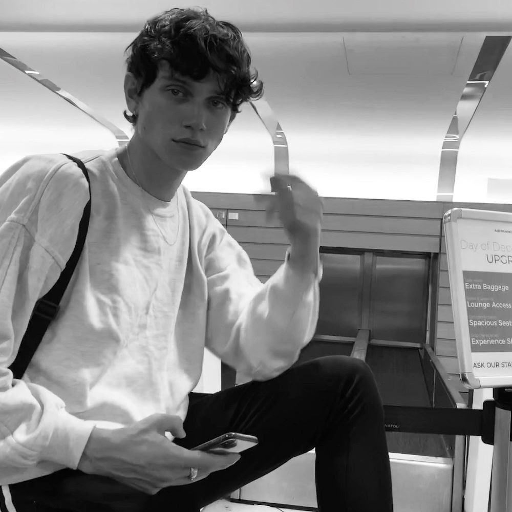 WATCH: <a href="/RubenNielsPol/">Ruben Pol</a> dives into 'Painting Mirrors' - check out this new performance clip from the Amsterdam electro-pop prodigy...

clashmusic.com/videos/ruben-p…