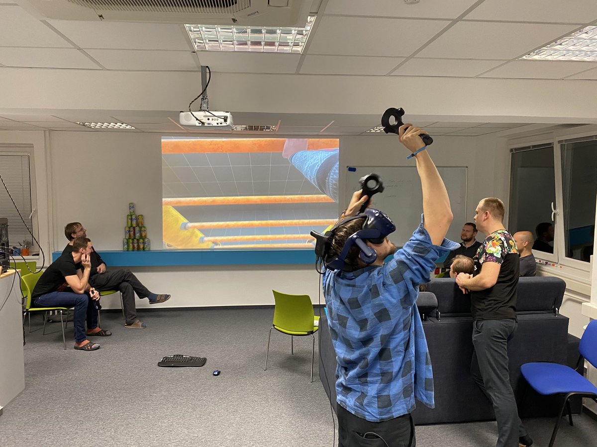 Commity.cz tweet media