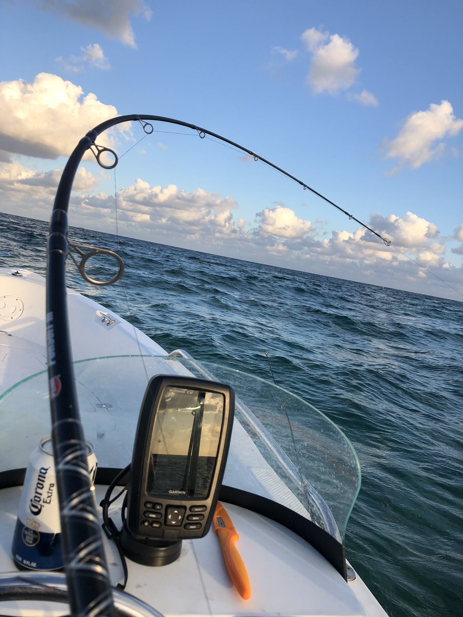 FootageDrone's tweet photo. Exploring Molasses Reef and Lighthouse https://t.co/X584OWErG9 via @YouTube #beach #beachlife #Ocean #reef #coral #boathouse #boatcharters #salt #SaltLife #miami #MiamiBeach #fish #fishing #fishingvet #scubadiving #Florida #MIA #boats #SharkTime https://t.co/Fya9akEPa6