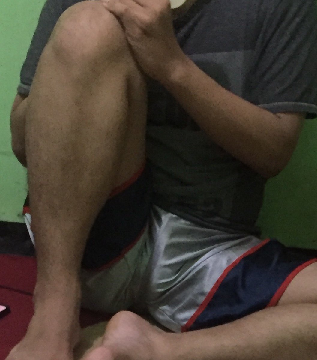AdityaP06256362's tweet photo. apa yang dilakuin kalai temen lo lagi main ke tempat lo terus duduknya gini https://t.co/88Xre3HT8t