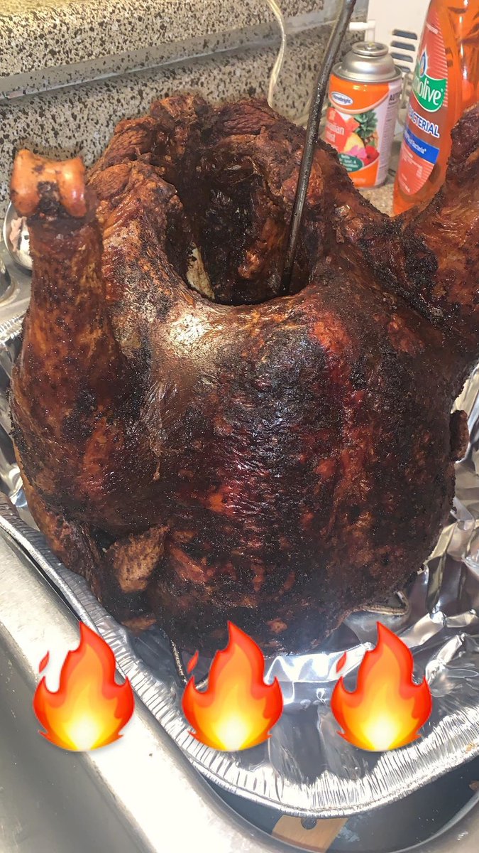 _HighOnMusic's tweet photo. If you’re in the San Antonio area, hit ya boy up!!! 😌 #Christmas #FriedTurkeys #Turkey #SA #SanAntonio #BusinessMan #Repost #Retweet https://t.co/uhJStsIwda