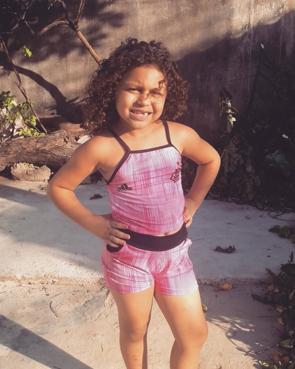 Gabrielabenjam's tweet photo. Não importa o quanto você cresça, sempre será minha pequena.💗😍 https://t.co/mrqRx8fodc