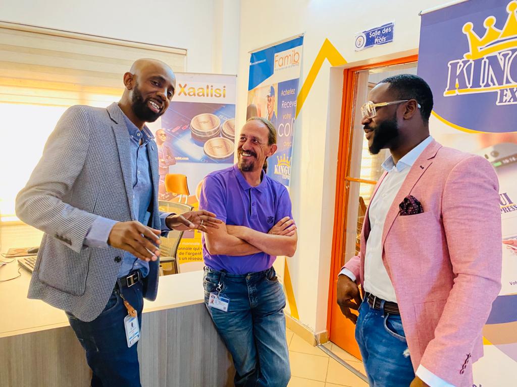 RoboticsDiakite's tweet image. Diakite Robotics au siège de l&apos;UVMALI. De bonnes discussions autour d&apos;une très belle collaboration à venir avec le CEO du Groupe Famib, Monsieur Amadou Diawara!
#DiakiteRobotics #UVMMALI #Mali #Bamako #Mécatronique #Mechatronics #Robotique #Robotics #Université #Virtuelle