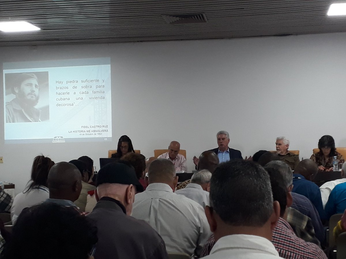 Interviene el Presidente Díaz-Canel sobre el #ProgramaVivienda señalando las insatisfacciones con la calidad, lentitud e ilegalidades asociadas a los trámites, así como a los resultados reflejados en sobrecumplimiento del plan del programa en su primer año.
#PoderPopular #Cuba🇨🇺