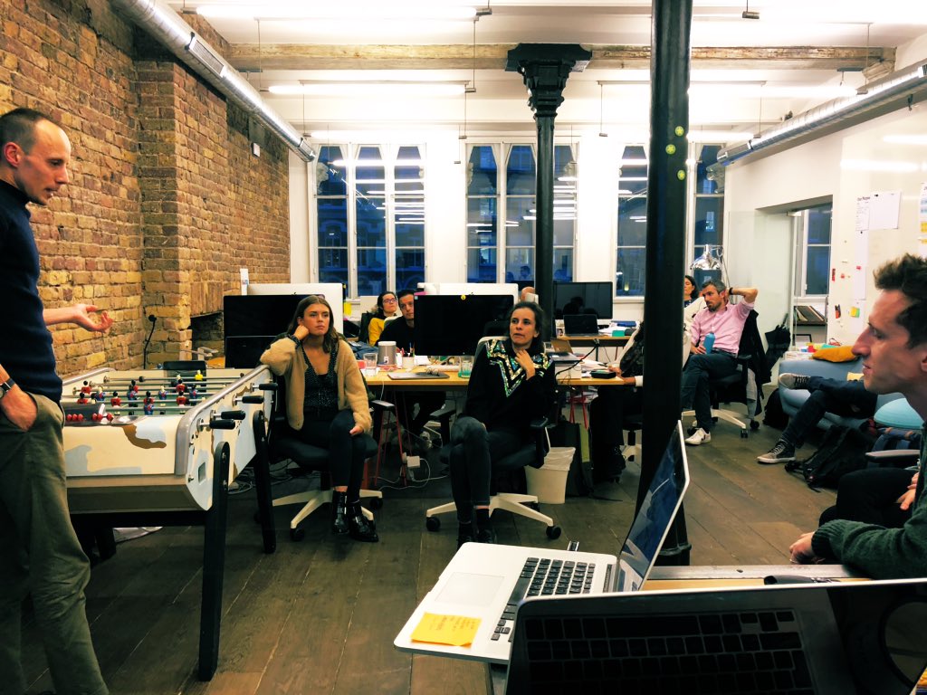 🤩 <a href="/Mael_I/">Mael Inizan</a> &amp; <a href="/nenj_/">Nicolas Enjalbert</a> are presenting to the 🇬🇧 and 🇫🇷 team the work they delivered on #DesignOps and #ResearchOps for two key clients this year 🤓 
Pre- #xmasparty 🎉