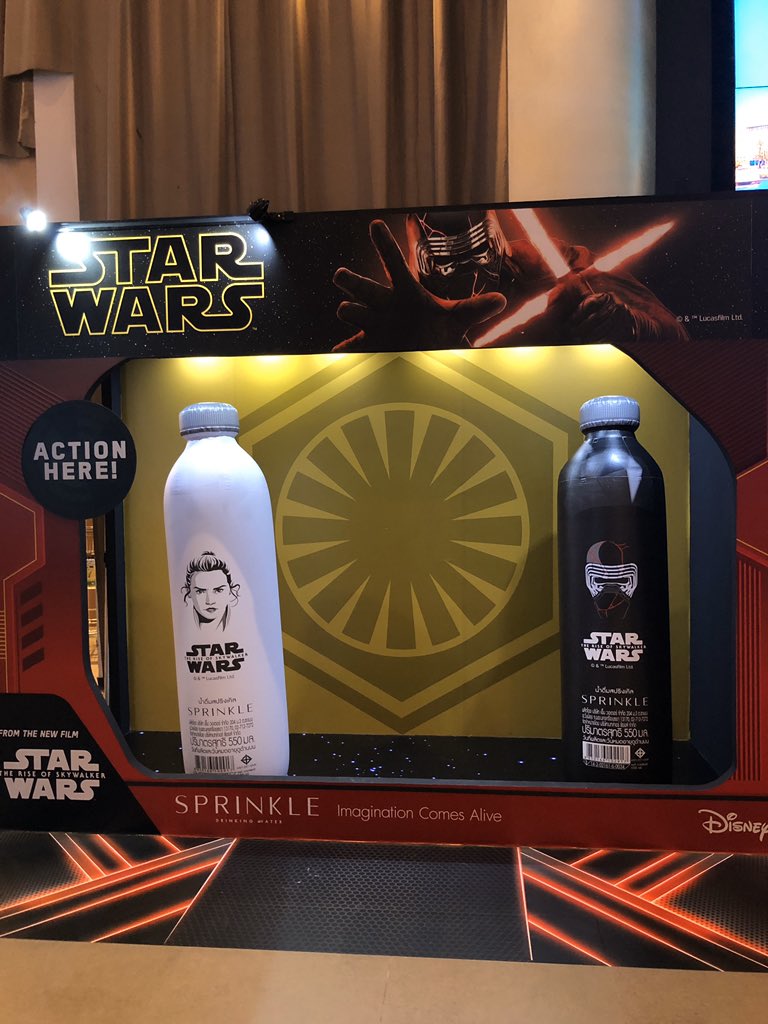 tapum's tweet photo. ว๊ายยยย ขี้ชิปนะเรา #StarWarsTheRiseofSkywalker #SprinkleDrinkingWater #SprinkleSW https://t.co/g4BZdPDFqD