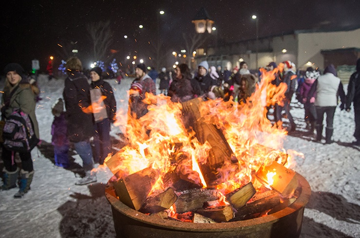 Family Fest is coming! <a href="/StonyPlainAB/">Town of Stony Plain</a>'s annual New Year’s Eve celebration featuring an exciting array of family-friendly activities, live music, horse-drawn sleigh rides, bonfires and more is always a local hit.
Learn more: bit.ly/35czeen
#triregion #triregiontourism