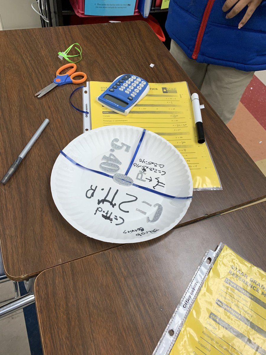ActkinsonC's tweet photo. Math Circimference Ornaments!! #WeAreTexans #patneff #thisisnorthside #nisd https://t.co/5U9xF0b3Di