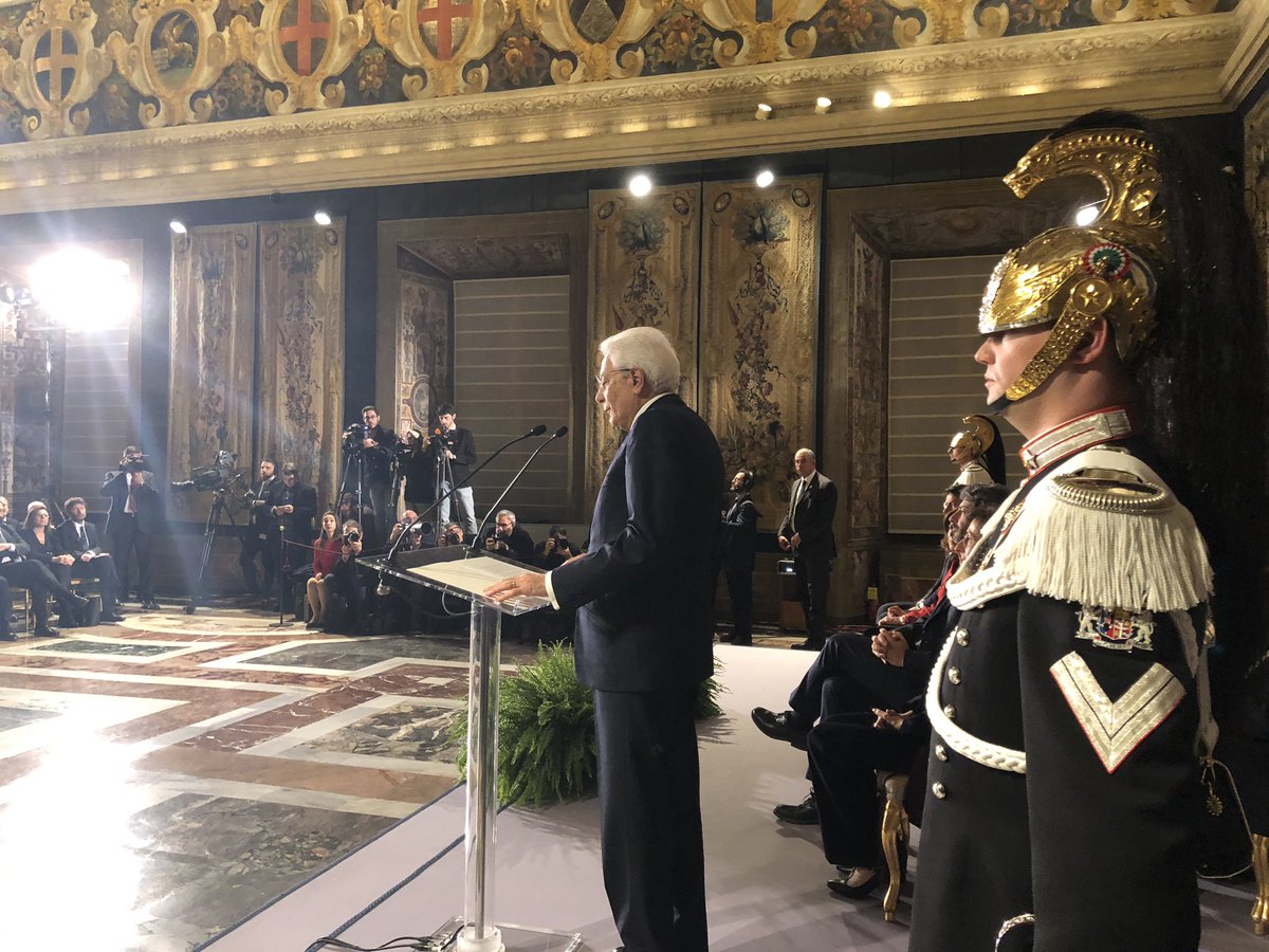 Quirinale's tweet photo. #Mattarella: Il bene comune è, appunto, bene di tutti, nessuno escluso. E chi amministra la cosa pubblica, chi è chiamato al compito di governare esprime, certo, gli orientamenti della maggioranza ma con il dovere di rispettare e garantire la libertà e i diritti degli altri https://t.co/yJYU5wTLsE