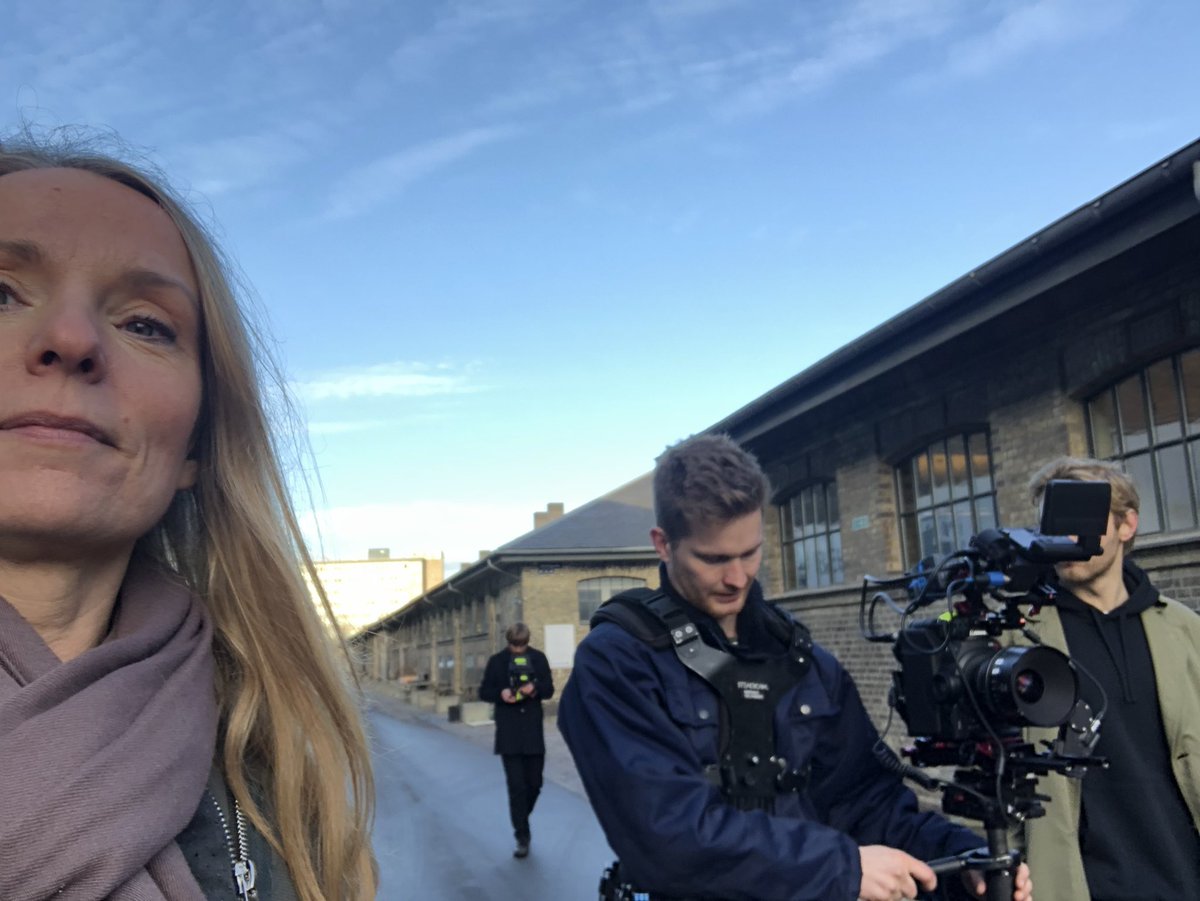 En lang og kold, men meget god optagedag er slut. Der produceres en fin lille film om <a href="/RENOVERprisen/">RENOVERprisen</a> 
Husk at indsende din yndlings-renovering i 2020!
<a href="/gibedreboliger/">GI</a> <a href="/Realdaniadk/">Realdania</a> #byggeridk