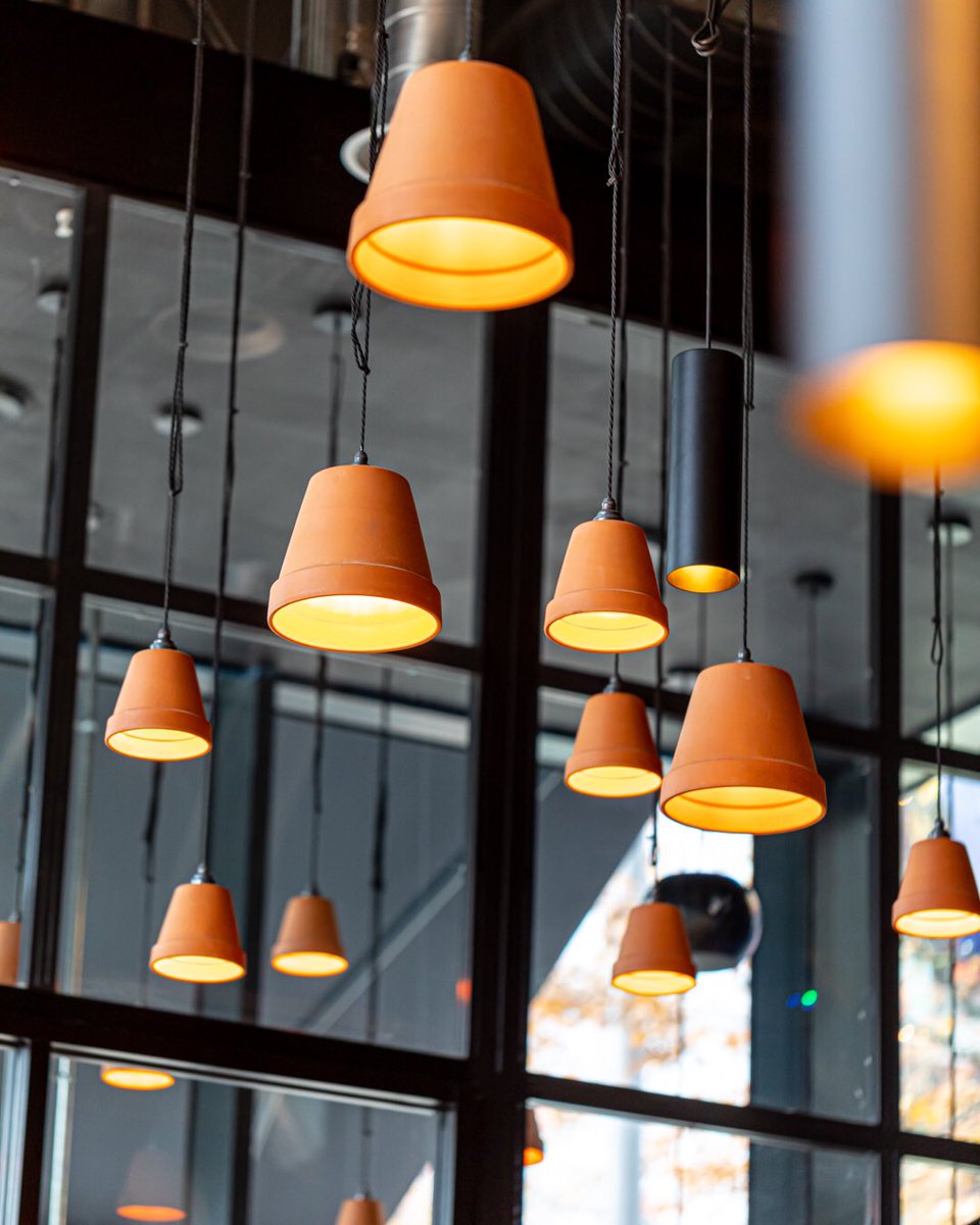 Figo_Restaurant's tweet photo. We'll be continuing to shine a light on delicious #ItalianCuisine until the 25th when we will be closed for #Christmas and then get back to it from the 26th! 💡🍝🎄 #Stratfordcity #Westfield https://t.co/KiYHmPqTny