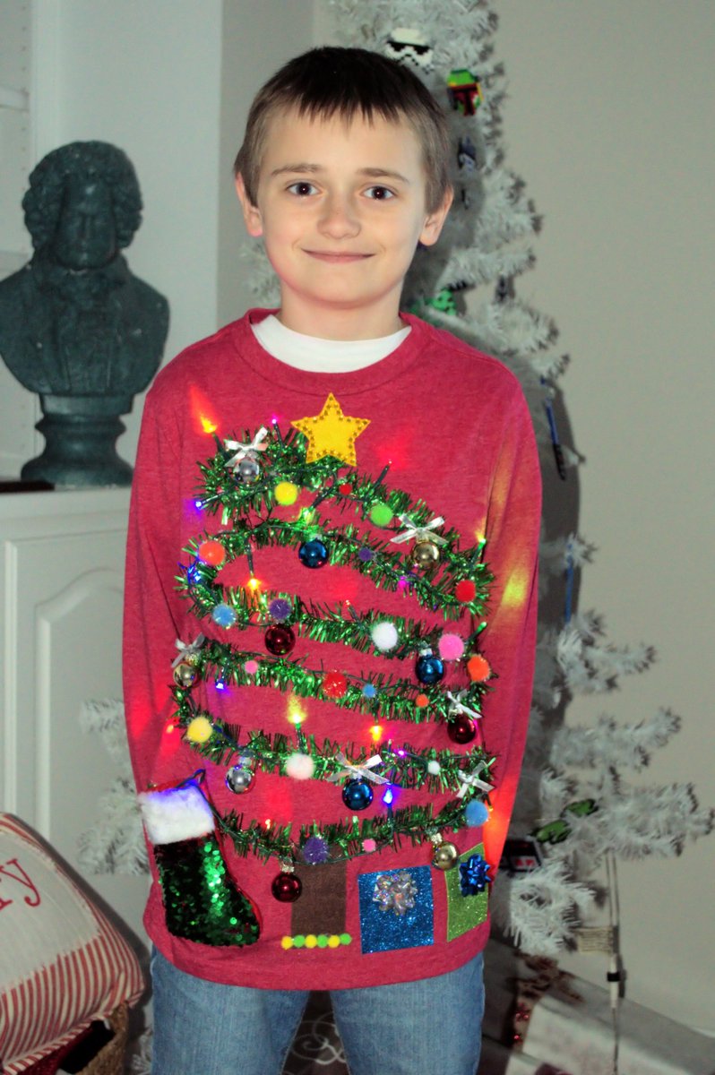 Jmelynn0103's tweet photo. Ugly Christmas Sweater Day at school! #EnonRocks @Enon_Elementary https://t.co/LnnZ5ayifs