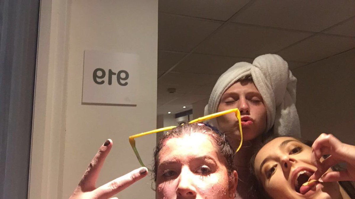 Happy Birthday to the funniest drunk person I know <a href="/MorganStewart_x/">morgan</a> hope you’ve had a good day and I can’t wait to celebrate with you tonight love you lots 🥳🥂Xx