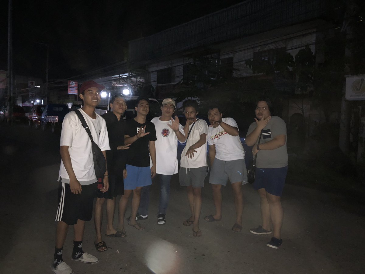 Ondoooooy's tweet image. Team Whitehouuuuuuuse mag ingaaaay 💯 #NotAThrowback 😜