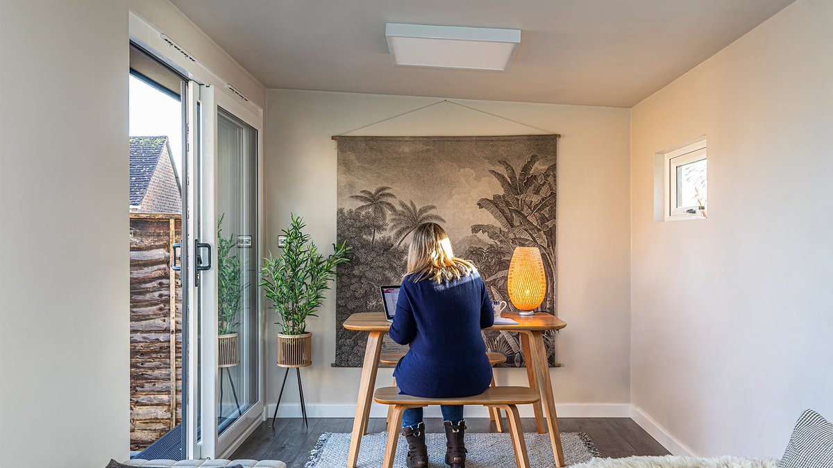 gardenofficeuk's tweet photo. What a beautiful office! 😍🌿

Who else would love a retreat like this? 🙋🏾

TGO1 | 6m x 2.5m | Starting at £18,745 including base installation &amp; VAT

Find out more here

https://t.co/E5bHFrGqwF

#garden #homedesign #office #business https://t.co/qyE8TV38X8