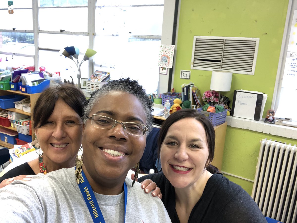 HCSHarrisonBay's tweet photo. Polar Express and Pajama Day sponsored by @JuniorLeague of Chatttanooga! Thanks to Cathy Jennings and the team! Over 300 pajama sets distributed to these awesome students at @HillcrestH!  #BetterTogther https://t.co/qY7peDzUBV