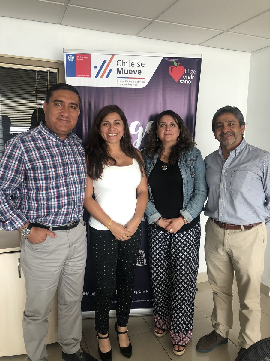 MindepValpo's tweet photo. Nuestra seremi @rutholiverad y el Director(S) Juan Bustamante se reunieron con el encargado de deportes de la comuna de 
#LosAndes Guido Contuliano para analizar el año y comprometer el trabajo conjunto para el 2020 en base al #PlanComunal y los énfasis de desarrollo deportivo.💪🏼 https://t.co/CfGaVbAgKr