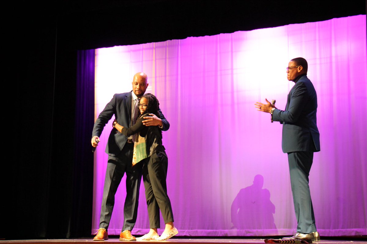 DCEdFund's tweet photo. Announcing the #StandingOvation2020 #TeacherOfTheYear Ashley Kearney of @RBHSMonarchs! Your DCPS family is so excited to honor you! Way to be #AllIn! https://t.co/xfPE5YqKcu