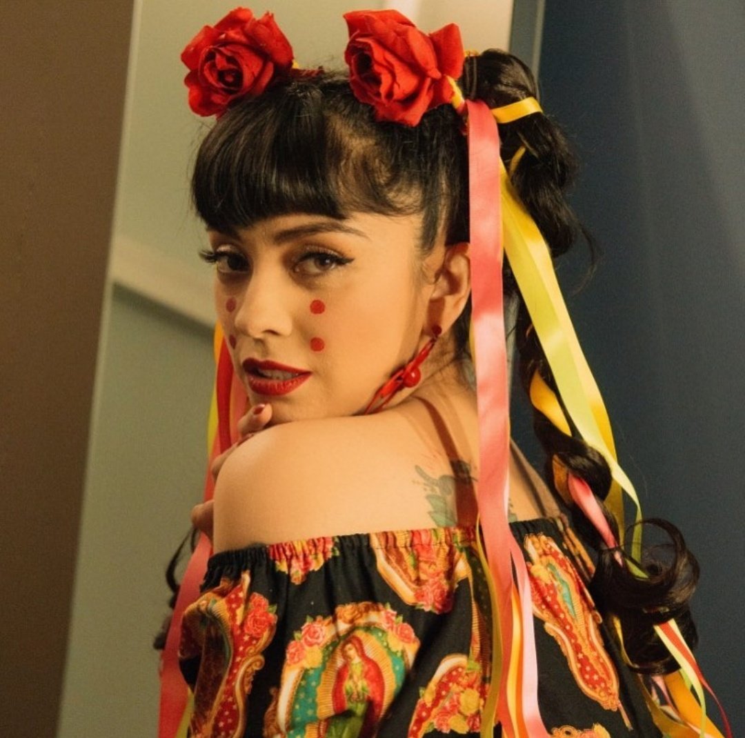 MonlaferteA's tweet photo. BELLA
como en la piedra fresca
del manantial, el agua 
Abre un ancho relámpago de espuma, así es la sonrisa de su rostro, bella. @monlaferte https://t.co/KIR3ggPnvI