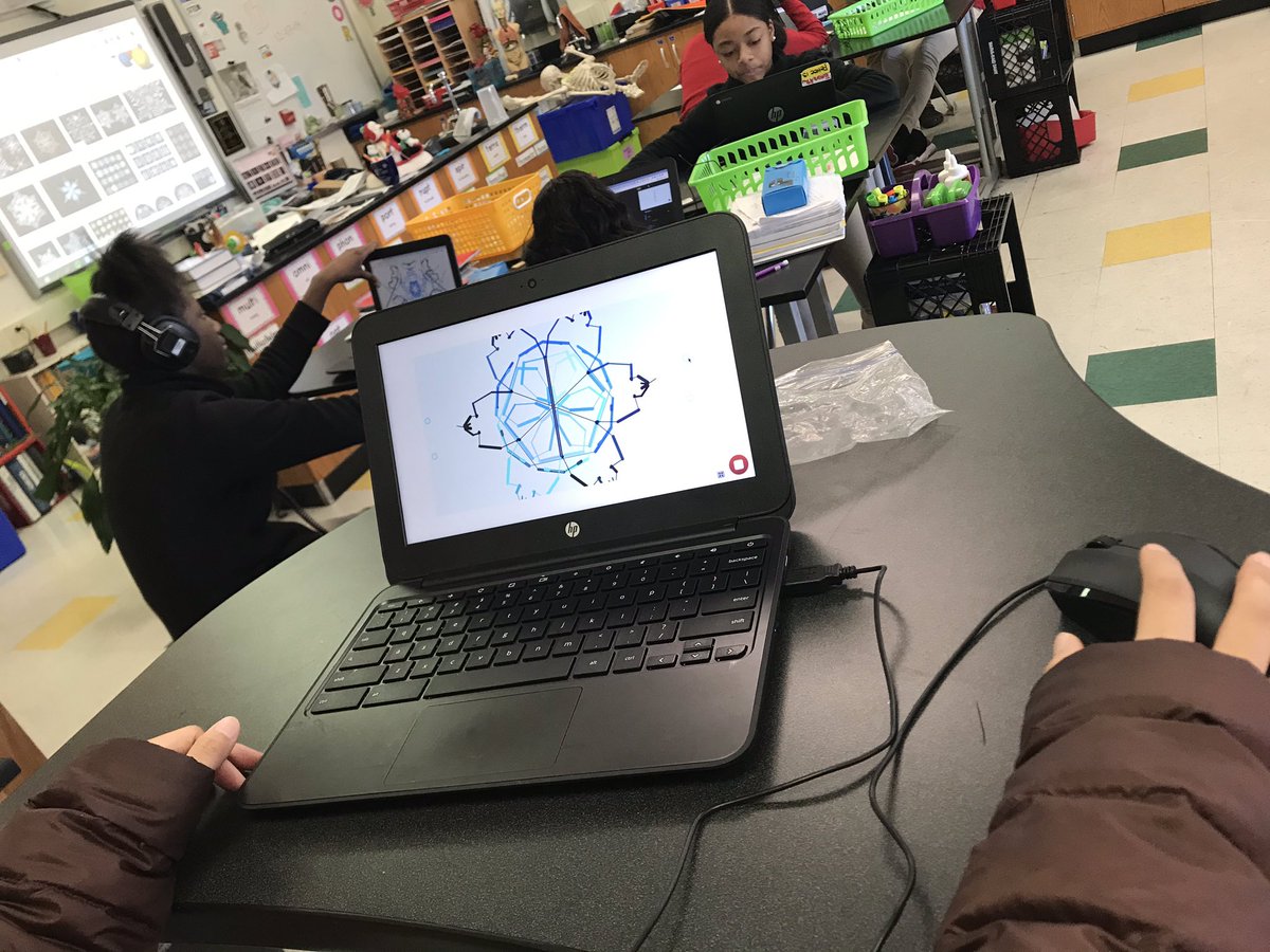 LalliLab's tweet image. Coding snowflakes with @gotynker and using our understanding of geometry. @Walter_g_byers! @CMS612Science @CMS_Advanced #morehoursofcode #codingforeveryone