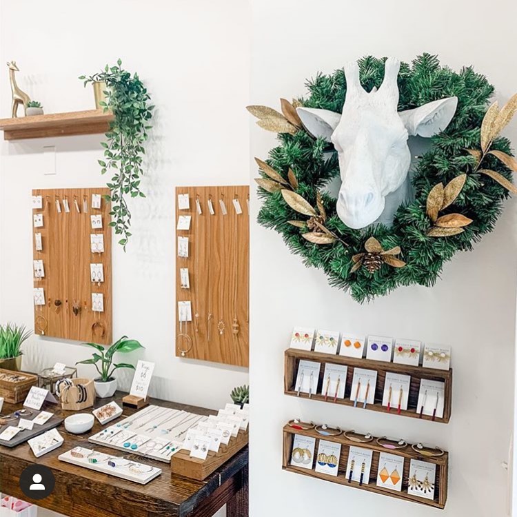 ExpCols's tweet photo. Need a local last-minute gift? Check out Red Giraffe Designs for some truly special jewelry, and the full #madeincbus trail for even more ideas! #expcols https://t.co/nxvRU7IKq3 https://t.co/5XmDZu4Fn9