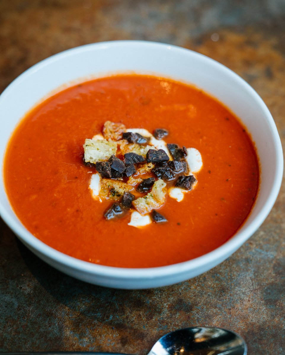 chefscutjerky's tweet image. It’s cold out so we can start eating soup daily again. Add our Original Beef Jerky to tomato soup for some easy protein and extra spice. You’ll be fueled up and warmed up in no time.

#proteinhack #ChefsCutRealJerky #soup #warmup #winter #realfuel #protein #fuelup #easyrecipes