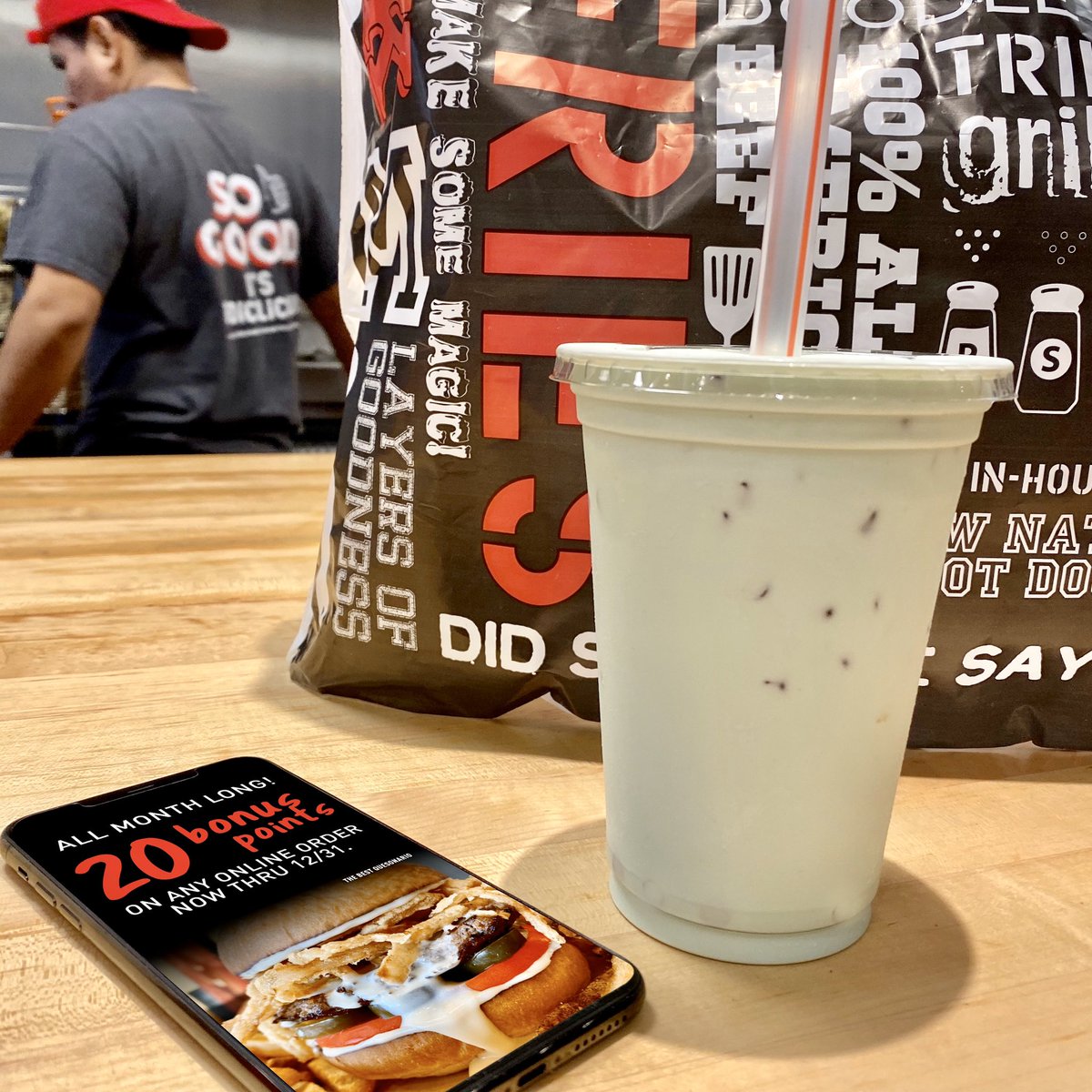 MOOYAHBurgers's tweet photo. Don’t forget… on top of regular #RewardsApp points, you’ll also get 20 BONUS POINTS for any online or app order ALL MONTH LONG! So log on, order ahead &amp; get rewarded today. 💻📲🍔🍟🙌😋 #MOOYAH #bestburger #foodapp #orderonline #mintchipshake #skiptheline https://t.co/nKb5Rr30Xu https://t.co/o6Bi0Xv83R