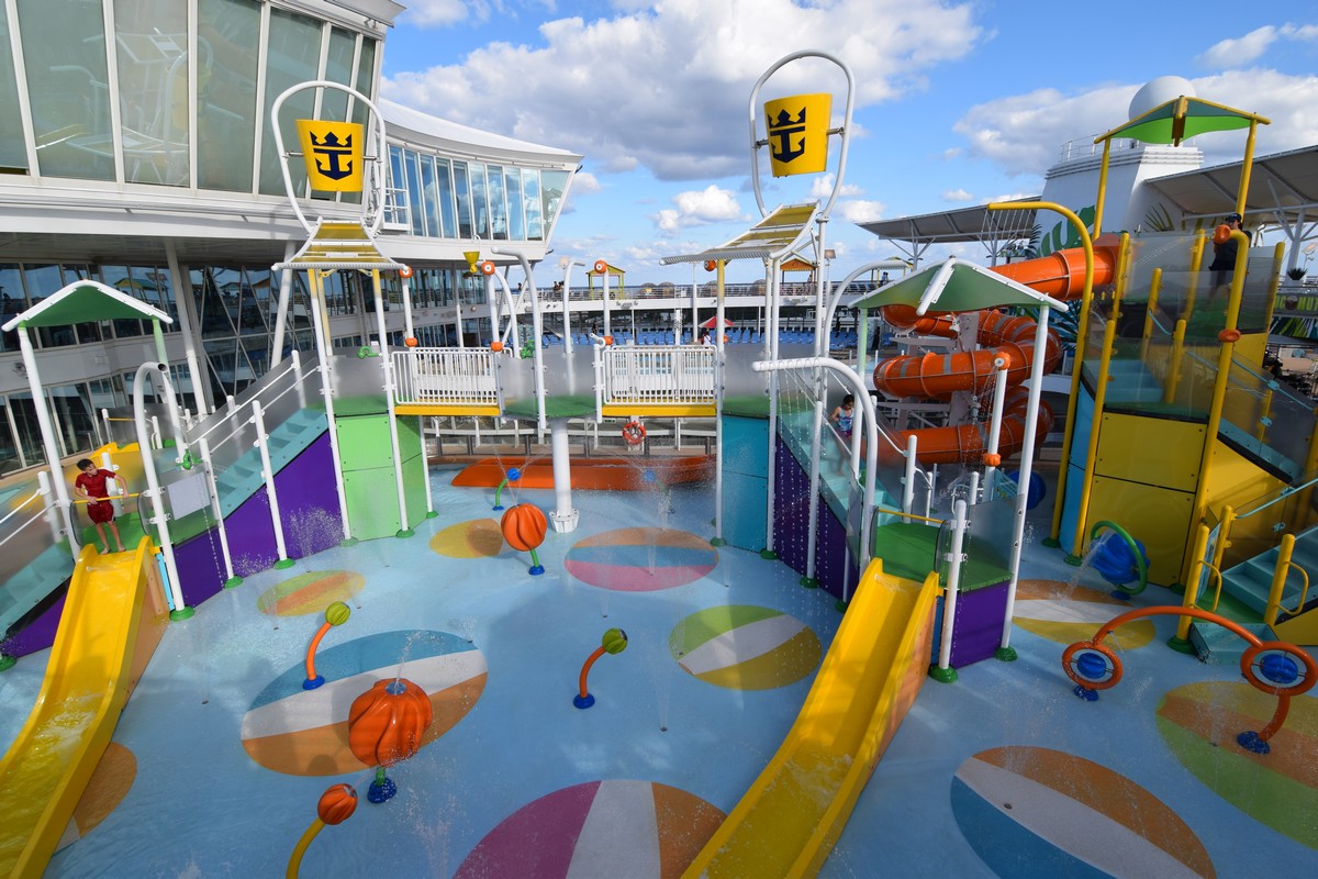 martin_aquatic's tweet photo. The newest modernization onboard @RoyalCaribbean's Oasis of the Seas debuted just last month, one of our marquee projects of 2019. It features the Martin Aquatic-designed pool deck, waterslides, and family-friendly Splashaway Bay. #SketchToSplash https://t.co/U3zm2sITD5 https://t.co/D0f2eTRziT