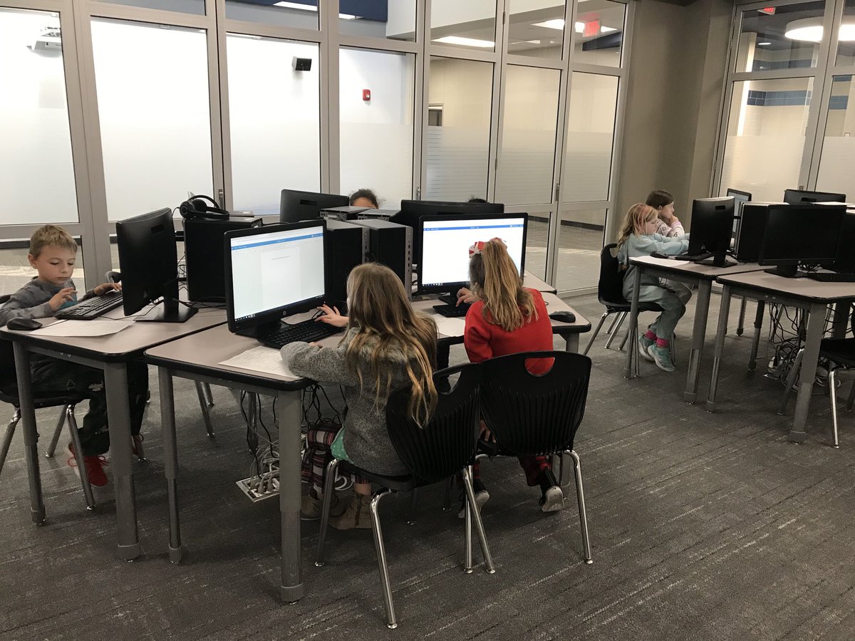 Eggers2ndgrade's tweet photo. 2 days until the winter break but we are hard at work typing our poems!  Hot chocolate and sharing poetry after lunch......⁦@Campbell_Elem⁩ https://t.co/ZU3oiz50TN
