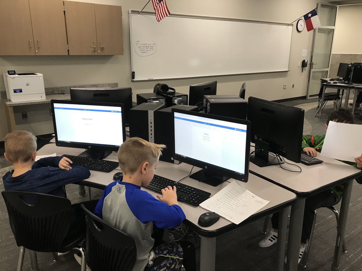 Eggers2ndgrade's tweet photo. 2 days until the winter break but we are hard at work typing our poems!  Hot chocolate and sharing poetry after lunch......⁦@Campbell_Elem⁩ https://t.co/ZU3oiz50TN