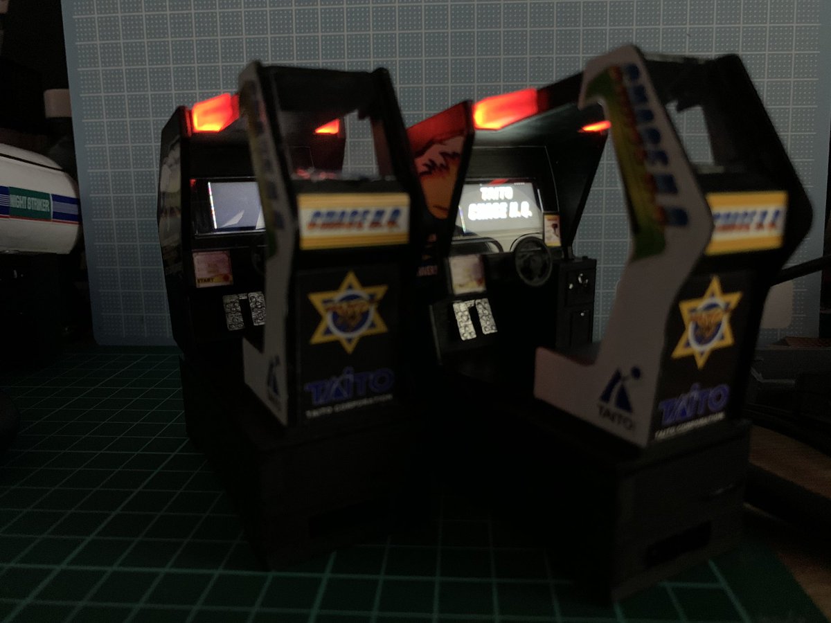 gaug888's tweet image. #ミニチュア #アーケード #chaseHQ 
毎日少しずつ。とりあえず数時間稼働させて熱の心配が無い事を確認したのでチェイスHQ完成とします。
今回、中のゲーム性がシビアな為にコントローラーやめました。強盗のラルフも捕まえられないので。
タイトーの筐体は左右非対称でカッコイイ。
明日からスペハリ