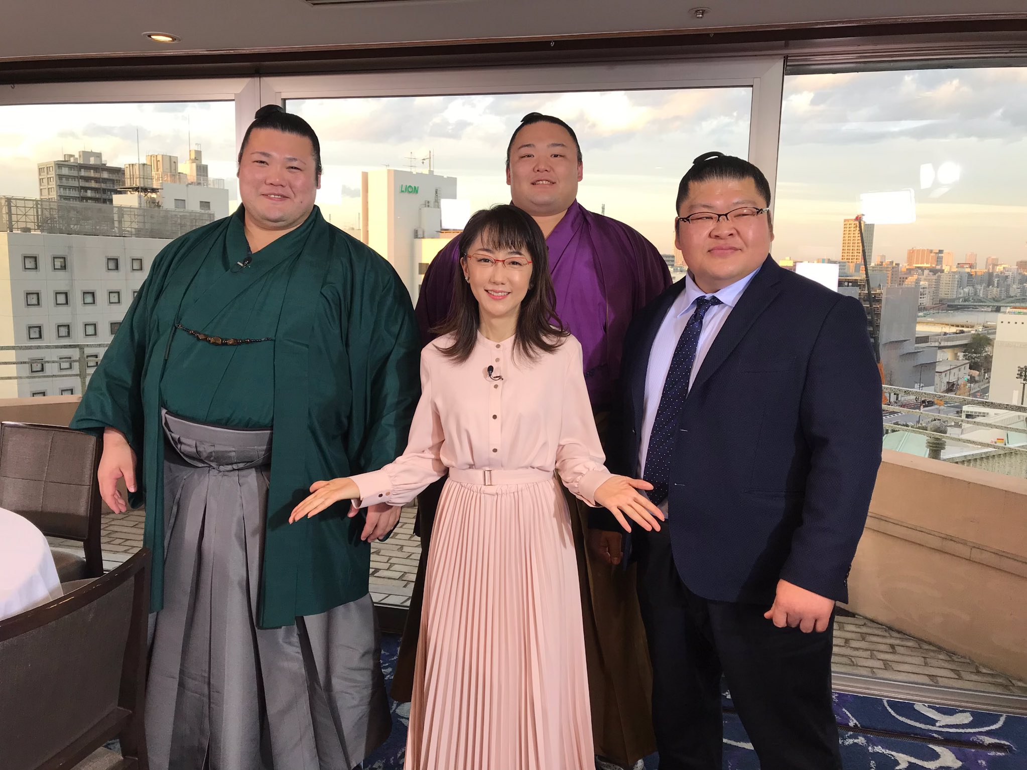 唐橋ユミ Bsフジ 大相撲がっぷり総見 放送 年01月02日 木 17 00 18 55 収録予定時間を大幅にオーバーしまして こりゃ編集が大変だなぁとは思うのですが 私はとても楽しかった T Co Ezrzdcxmfo Twitter