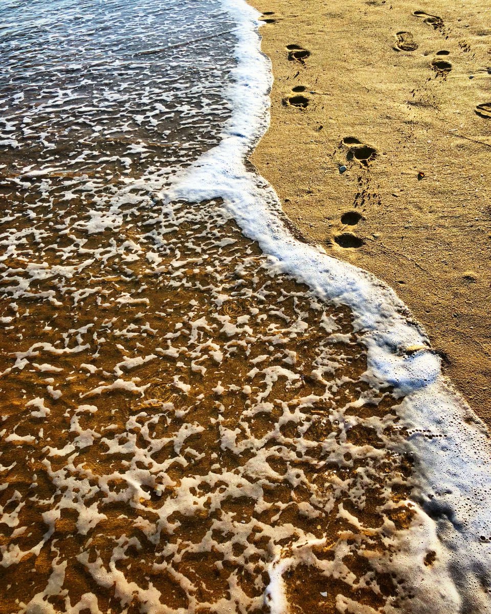 valetedecopaspt's tweet photo. 🔺 Quando o mar enrola na areia. 🐚
.
.
#lazer #lugares #algarve #lagos #meiapraia #praia #beach #mar #portugal #viajar #travel #travelling #go #sand #areia #patterns https://t.co/gJ7f9moPTQ
