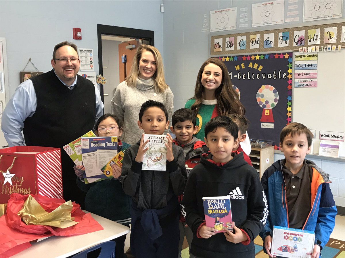 NormanBinkleyES's tweet photo. Thanks Courtney Johnston &amp; @metrocouncil for @Tennessean Adopt-a-Teacher initiative! Holidays came early for these @NormanBinkleyES teachers! @SwMnps @SusanCochrane7 https://t.co/V3psB1OKPi
