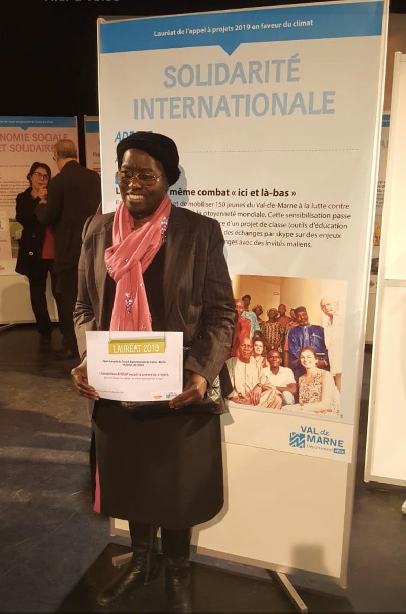 assoADESAF's tweet image. L’ADESAF, représentée par sa présidente Fatouma Fall M’Baye, a reçu « Le Lauréat »  pour l’appel à projet 2019 en faveur du climat du  Val-de-Marne  
Le nom du projet : « le climat : un même combat ici et là-bas »
Bravo 👏👏👏