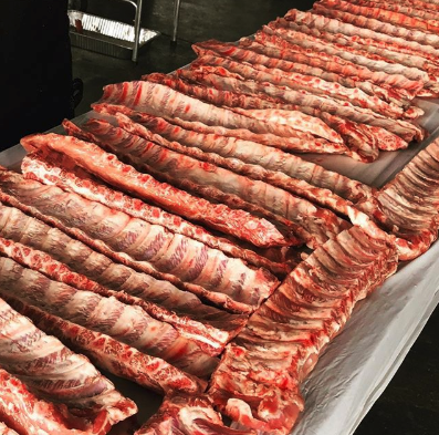KosmosQ's tweet photo. Pick one on the count of 3โฆ.1, 2, 3, GO! #ribsfordays #kosmosq #itjustwins https://t.co/yB1u0h0mDc