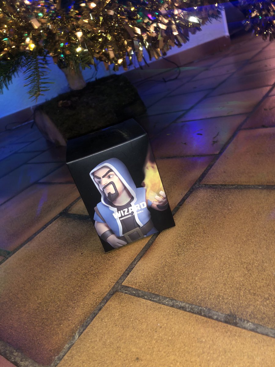 🎁CONCOURS DE NOËL🎁 
LES AMIS DANS UNE SEMAINE C’EST NOEL ! 
JE VOUS FAIS GAGNER  UNE FIGURINE DE SORCIER ! 
POUR PARTICIPER FOLLOW <a href="/Alexcalibur_YT/">Alexcalibur</a> ET RT CE TWEET ! 
TIRAGE AU SORT LE 1/1/2020