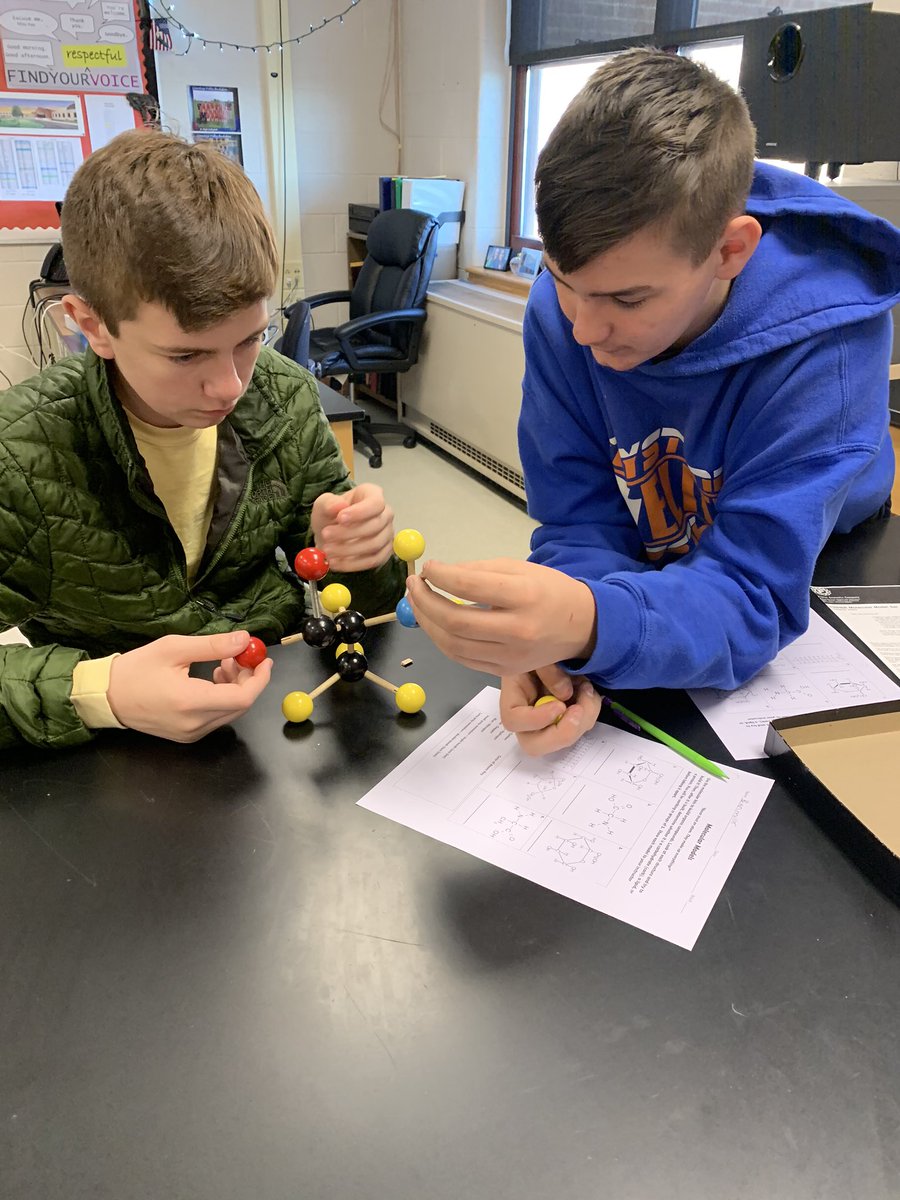 yeecvhs's tweet photo. Looks like we’re playing with toys, but we’re actually building macromolecules! #macromolecules #carbohydrates #lipids #proteins #science @CVSciTech @buckskinhs @CVBuckskins https://t.co/WsgMlgI8UV