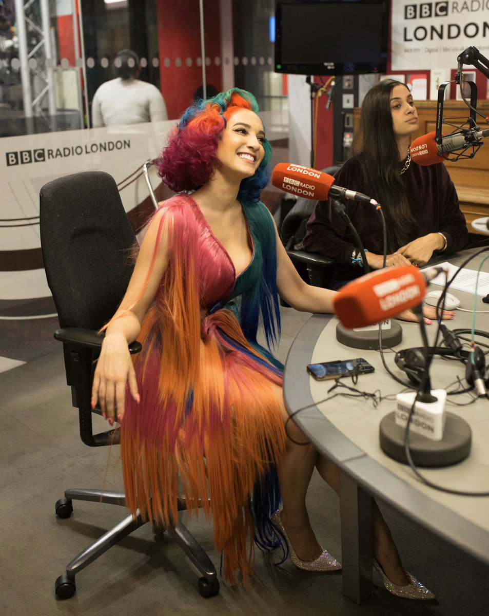SukkiMenon's tweet photo. Good things come in hairy packages... 😉 @BBCRadioLondon @SunnyandShay @SGSocialNetflix  #SingaporeSocial @netflix https://t.co/FvB5vicwsd