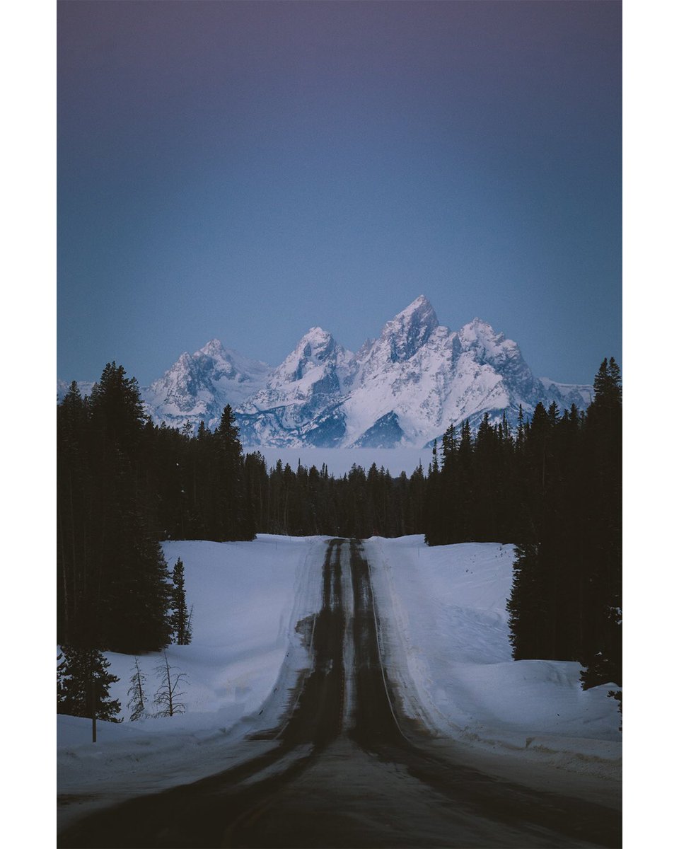 petenathanson's tweet photo. 30 minutes apart in Wyoming https://t.co/owzNP6eSIQ