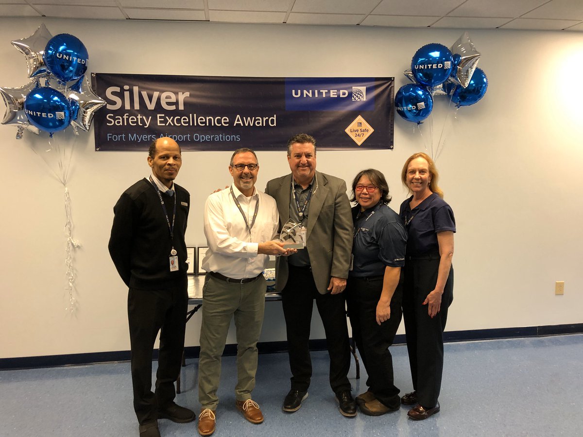 JohnK_UA's tweet photo. Congratulation RSW on Silver Safety! Already planning for Gold next. Great to be a part of the celebration and meeting the business partners that help us out everyday.  @weareunited @JMRoitman @Auggiie69 @MarkHarty3 @RSWAirport #WhyIWorkSafe #Winningthelines https://t.co/ka63oNcidf