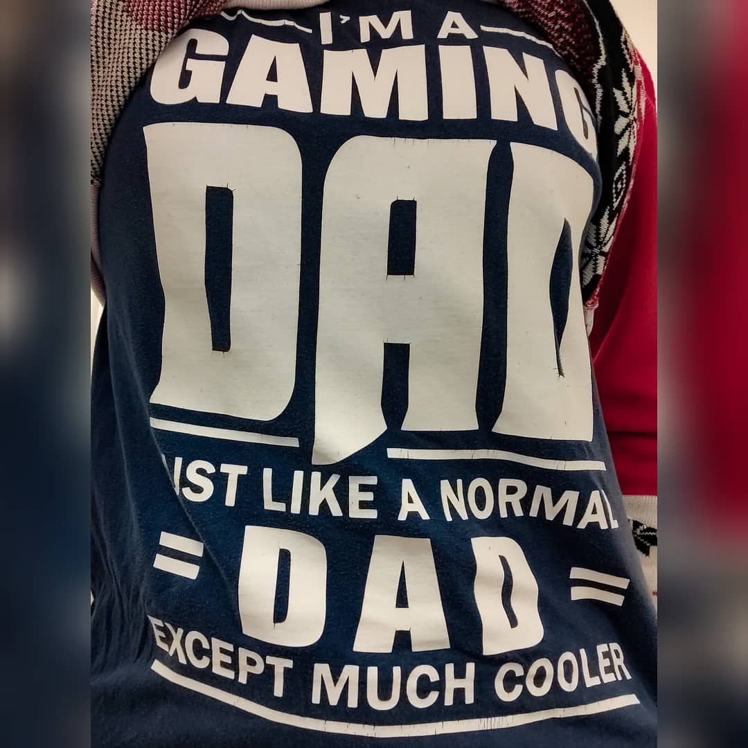 AT0MAC's tweet photo. Don't take me serious today 🎅
#santa #julemand #gamingdad
All my #SeaOfThieves clothes needed a wash, so I dress silly 🤷♂️
...and as a little extra I added a dash of @Snuggle_Bear coconot flavour in the machine 🥥 🌴
-always #bemorepirate
@SeaOfThieves 🏴☠️ https://t.co/WylCQ4S6Jy