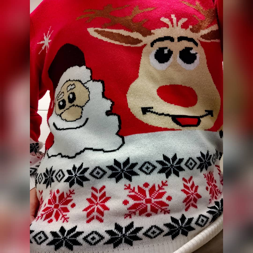AT0MAC's tweet photo. Don't take me serious today 🎅
#santa #julemand #gamingdad
All my #SeaOfThieves clothes needed a wash, so I dress silly 🤷♂️
...and as a little extra I added a dash of @Snuggle_Bear coconot flavour in the machine 🥥 🌴
-always #bemorepirate
@SeaOfThieves 🏴☠️ https://t.co/WylCQ4S6Jy