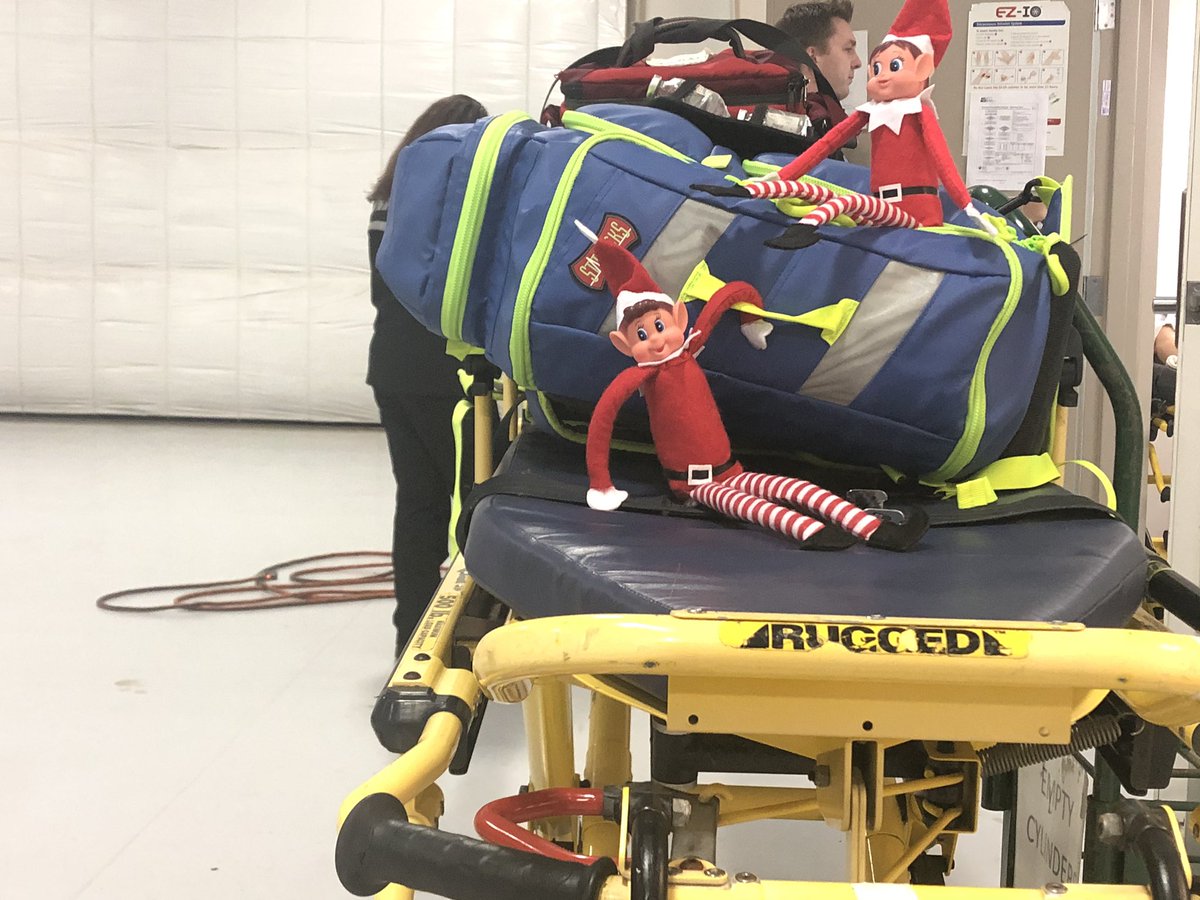 Jamers_RN's tweet photo. Look who’s helping out with adult ECMO transport training with @AirliftNW , @harborviewmc and @UWMC... https://t.co/d8oZE3h4tC