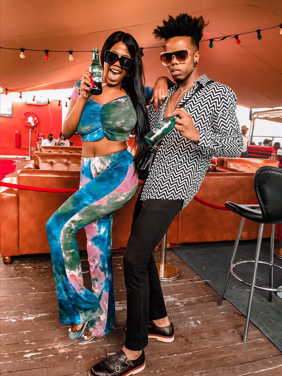 BiteAMellow's tweet photo. Itβs always nice seeing @mrjuice_sa over some @castlelitesa juice
#castlelitesa
#extracoldrefreshment
#sponsored π https://t.co/9GClTwLPkZ