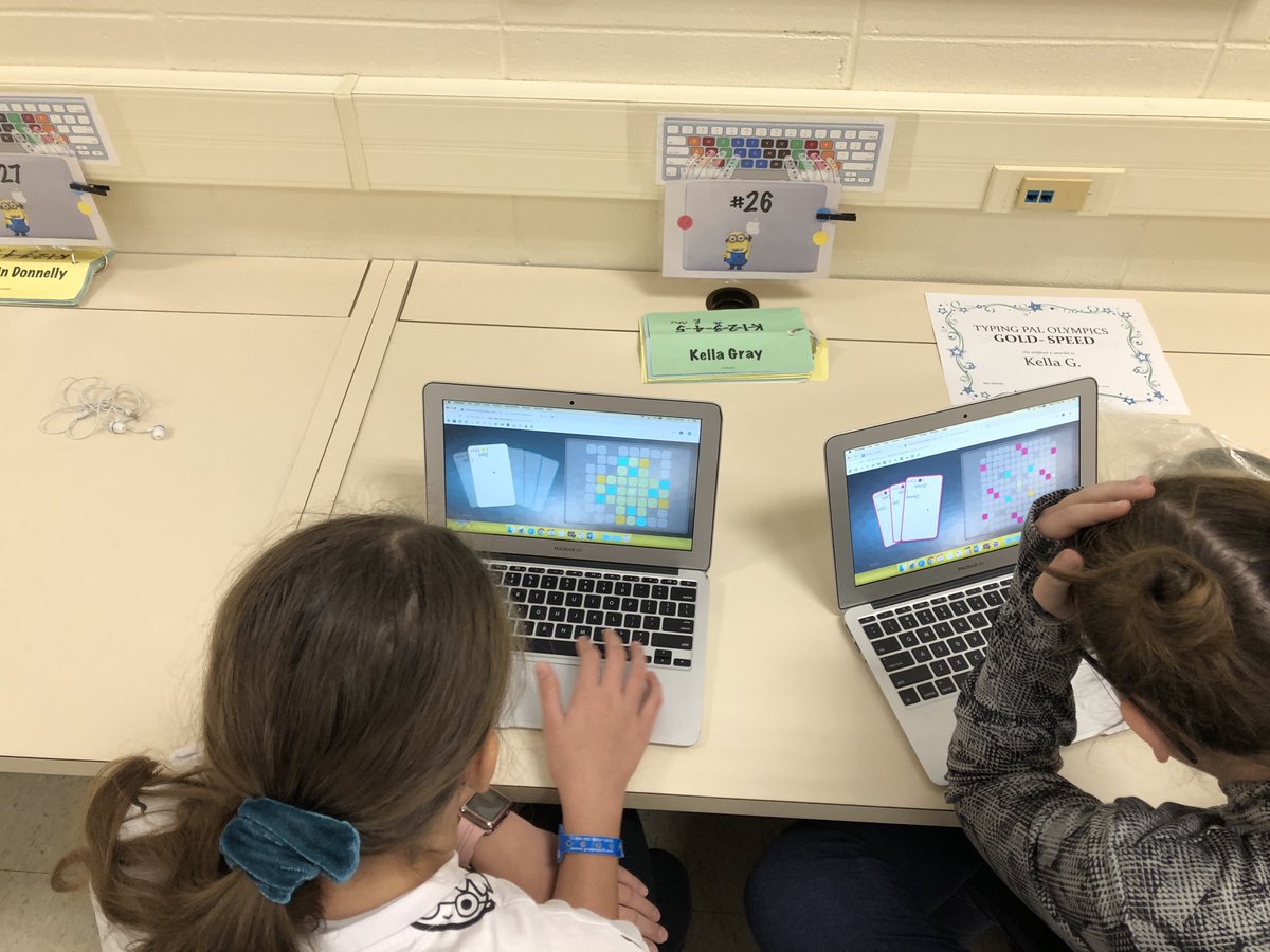 CodingKearney's tweet image. When you give them the option to play Holiday Games and they still choose coding...proud teacher moment😀😀😀😀😀😀😀#futurereadyNJ #girlswhocode #learninghowtoReadCode #computeIt #LittleDotAdventure
