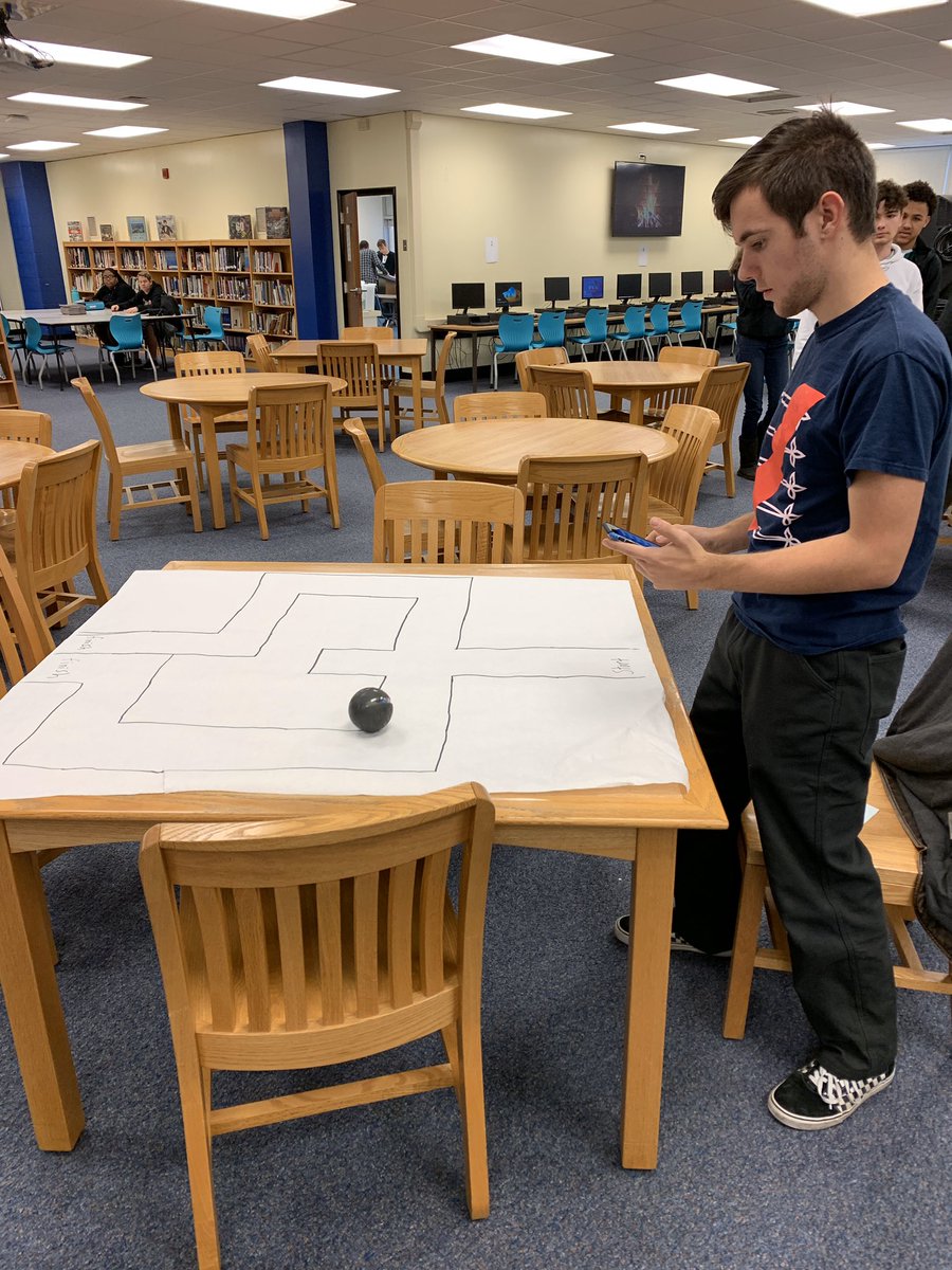Love the coding happening in the media center today! #genuishour
