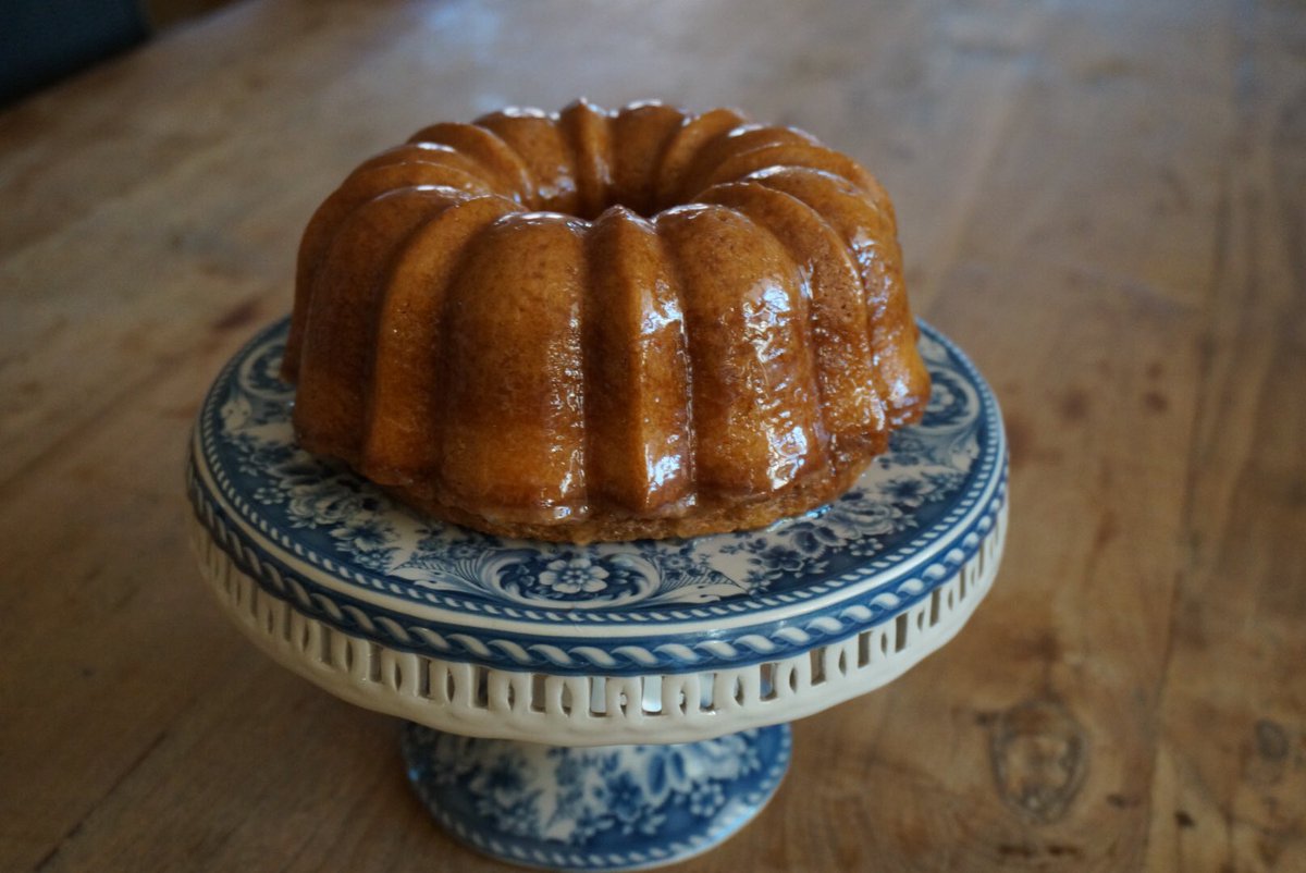 BKBarons's tweet photo. @chrissyteigen @chrissyteigen @johnlegend who needs your name on a cake when you can have #honeywhiskeycake246 https://t.co/0OmLILhuzv