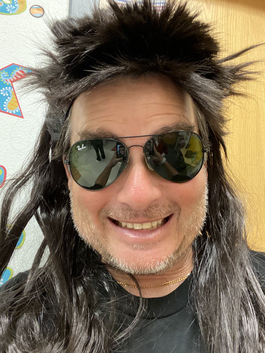 caplin_alan's tweet photo. 80’s day. Top Gun flashbacks. @StarkPrincipal @estradac_cfb https://t.co/53L5OOCvUp